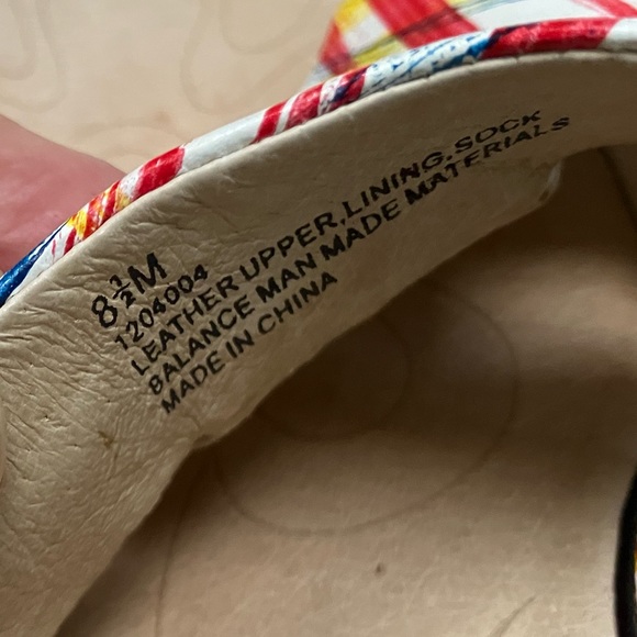 SOFFT brand 8.5, all leather upper, lining, &sock Pumps. Multicolored. 2.5” heel - Picture 3 of 7